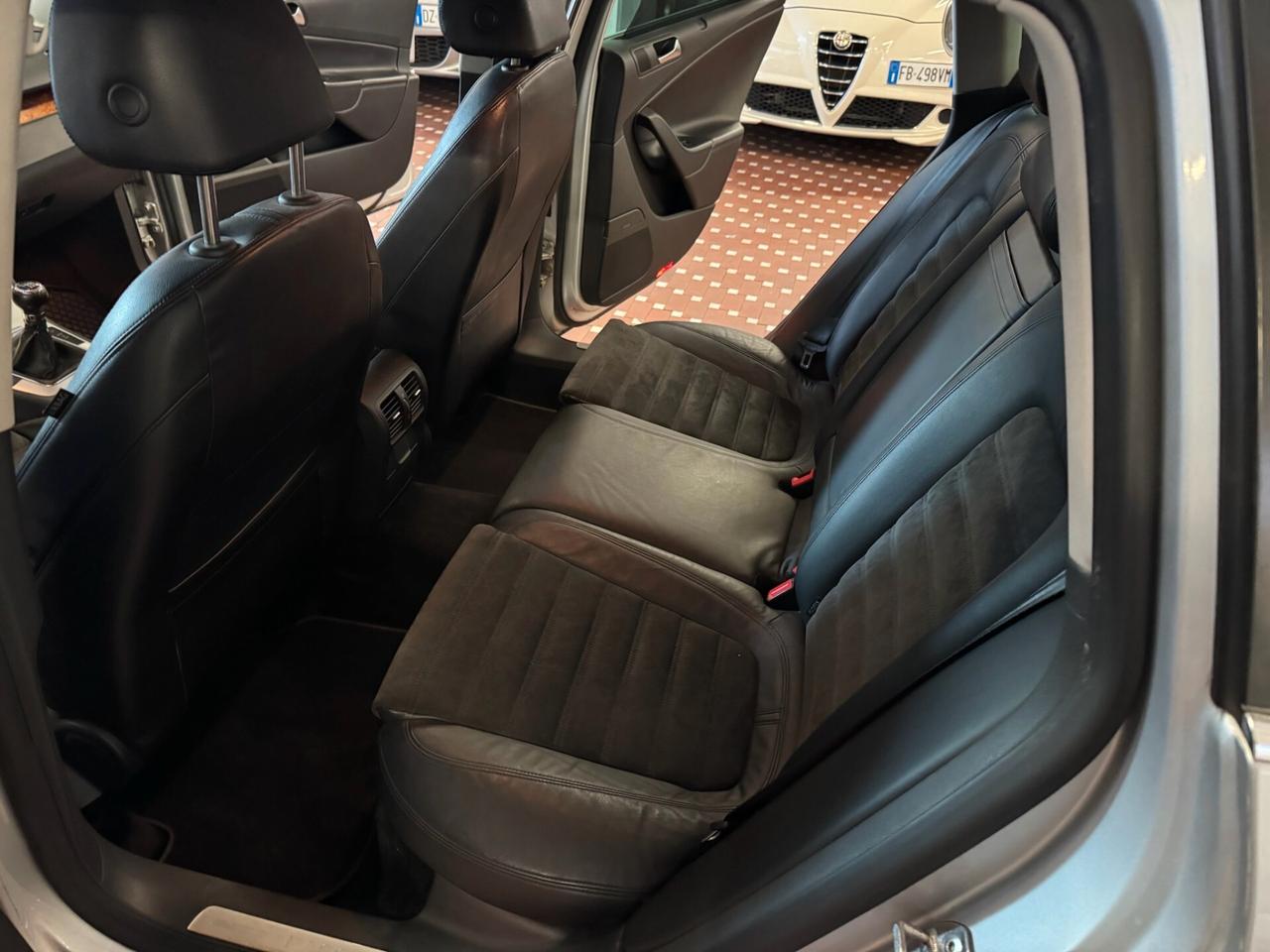 Volkswagen Passat 2.0 16V FSI 4mot. Var. Highline - UNICO PROPRIETARIO