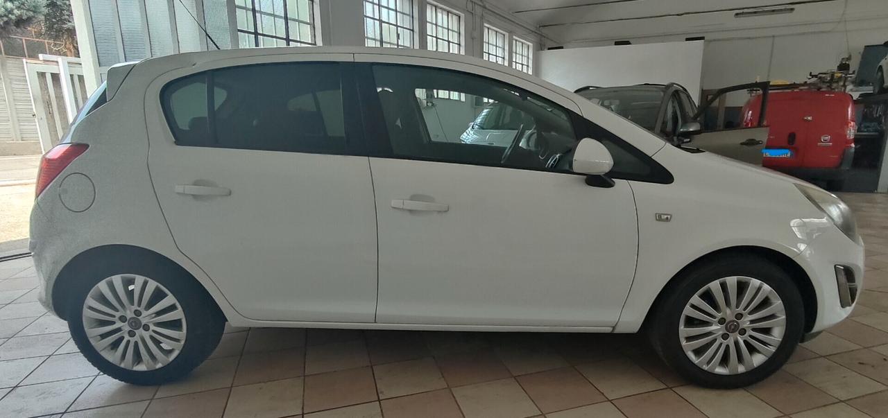 Opel Corsa 1.2 85CV 5 porte GPL-TECH Edition