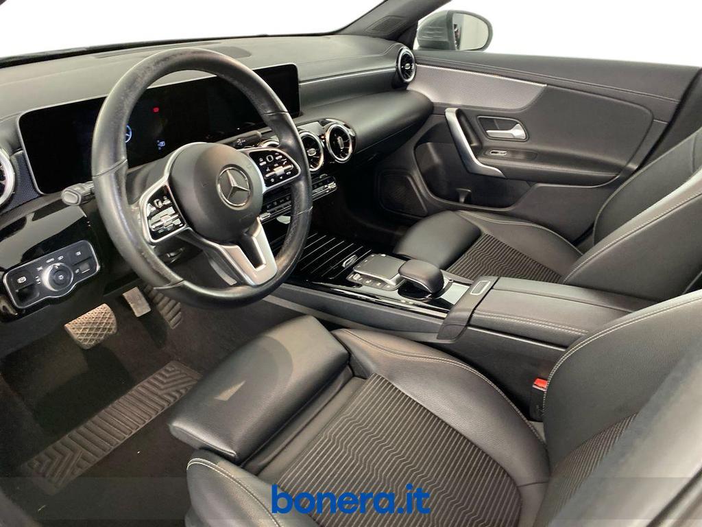 Mercedes CLA Shooting Brake 200 D Sport 8G-DCT