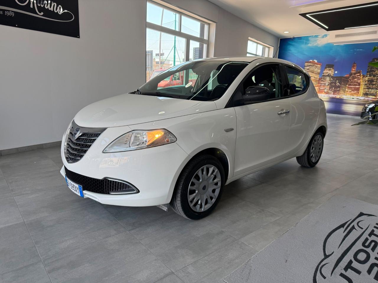 Lancia Ypsilon 1.2 69 CV 5 porte S&S Silver-2013