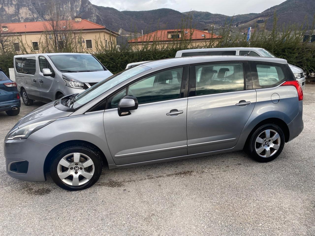 Peugeot 5008 BlueHDi 120 S&S Business