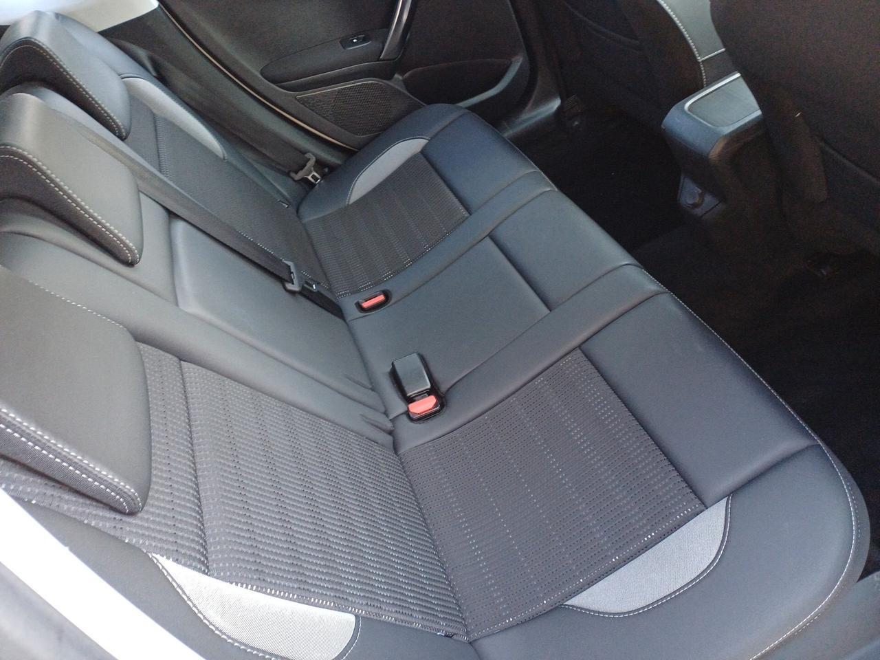 Peugeot 2008 PureTech Turbo 110 EAT6 S&S Black Matt