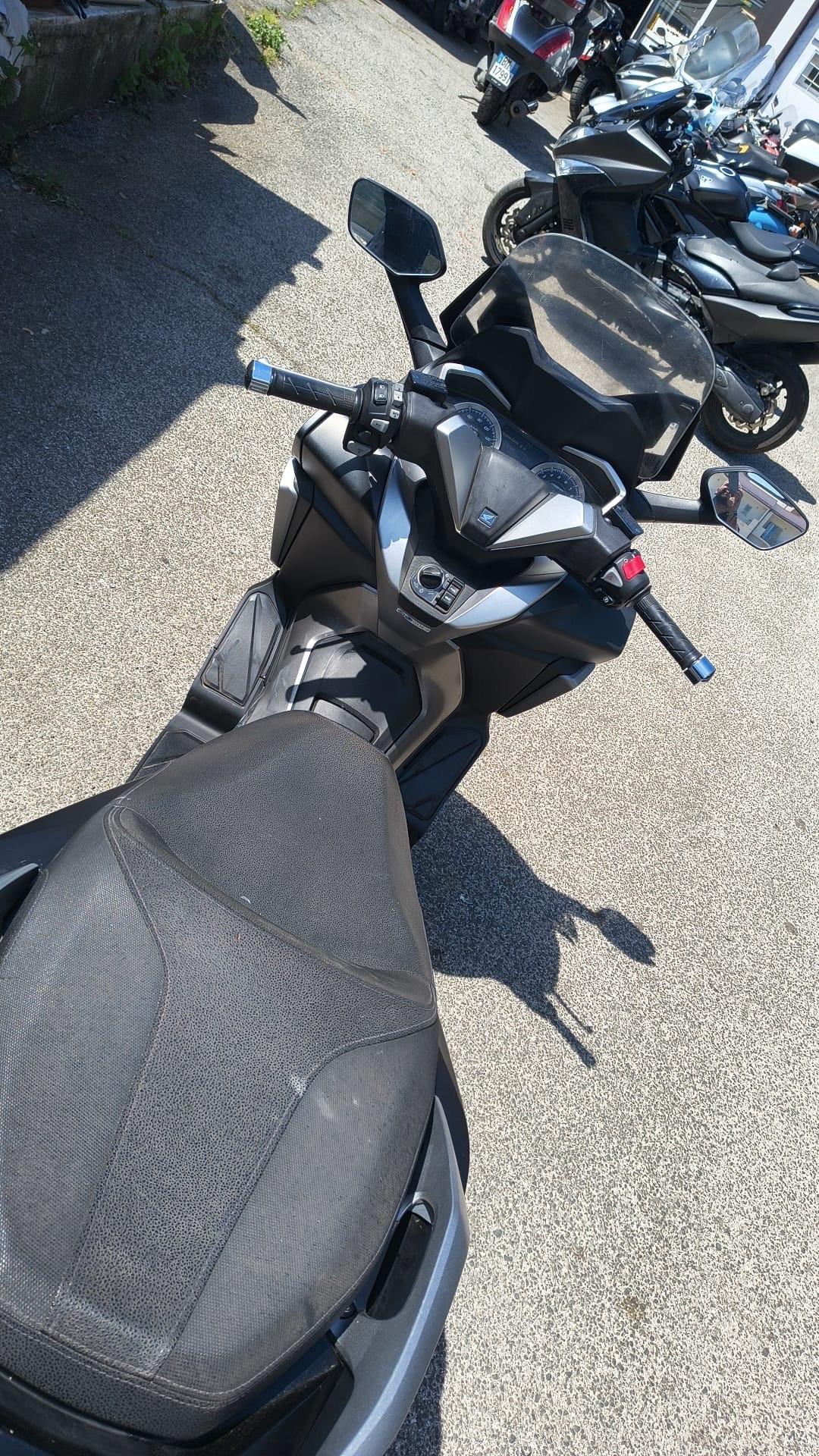Honda Forza 350