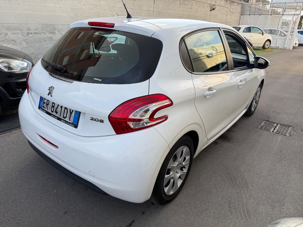 Peugeot 208 1.2benzina 5 porte - 2013