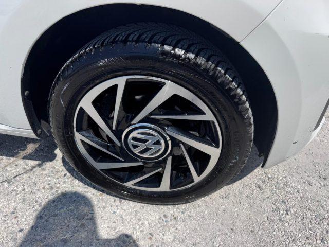 VOLKSWAGEN up! 1.0 5p. eco move up! PER NEOPATENTATI