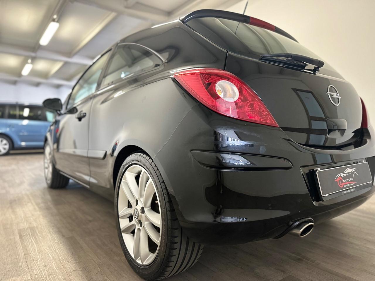 Opel Corsa 1.4 16V 3 porte Sport NEOPATENTATI