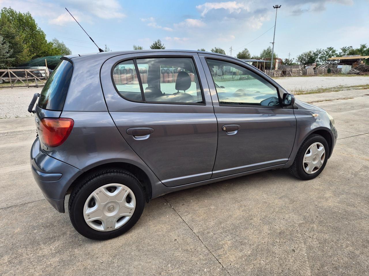 Toyota Yaris 1.0i 16V cat 5 porte Expo