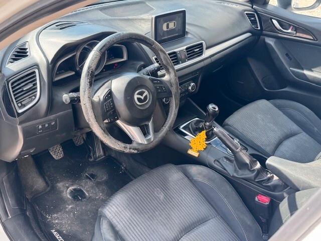 Mazda 3 2.2 Skyactiv-D Exceed - LIEVE URTO FRONT. !!