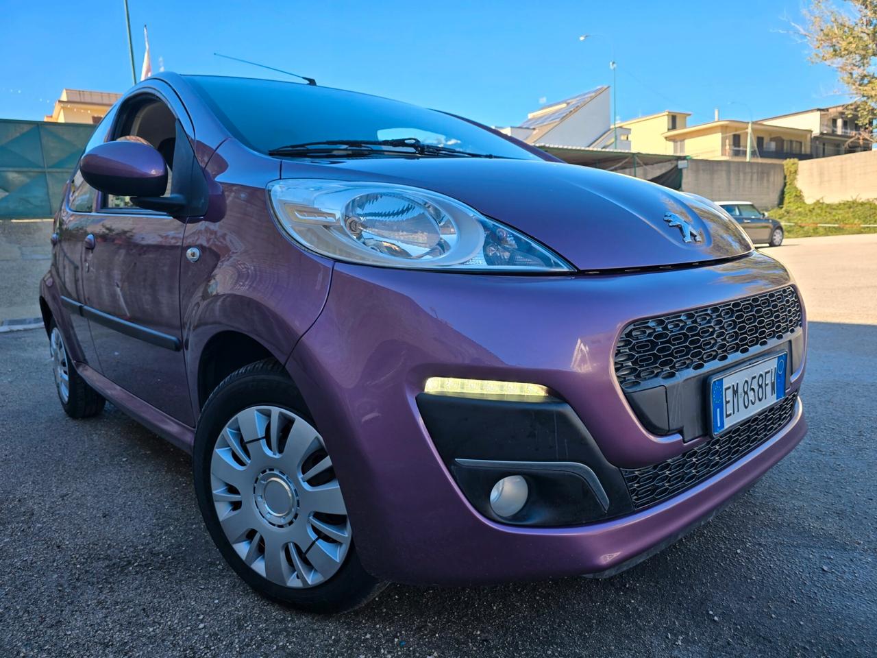 Peugeot 107 1.0 benz 68CV 5p automatica full opt nuova 2012