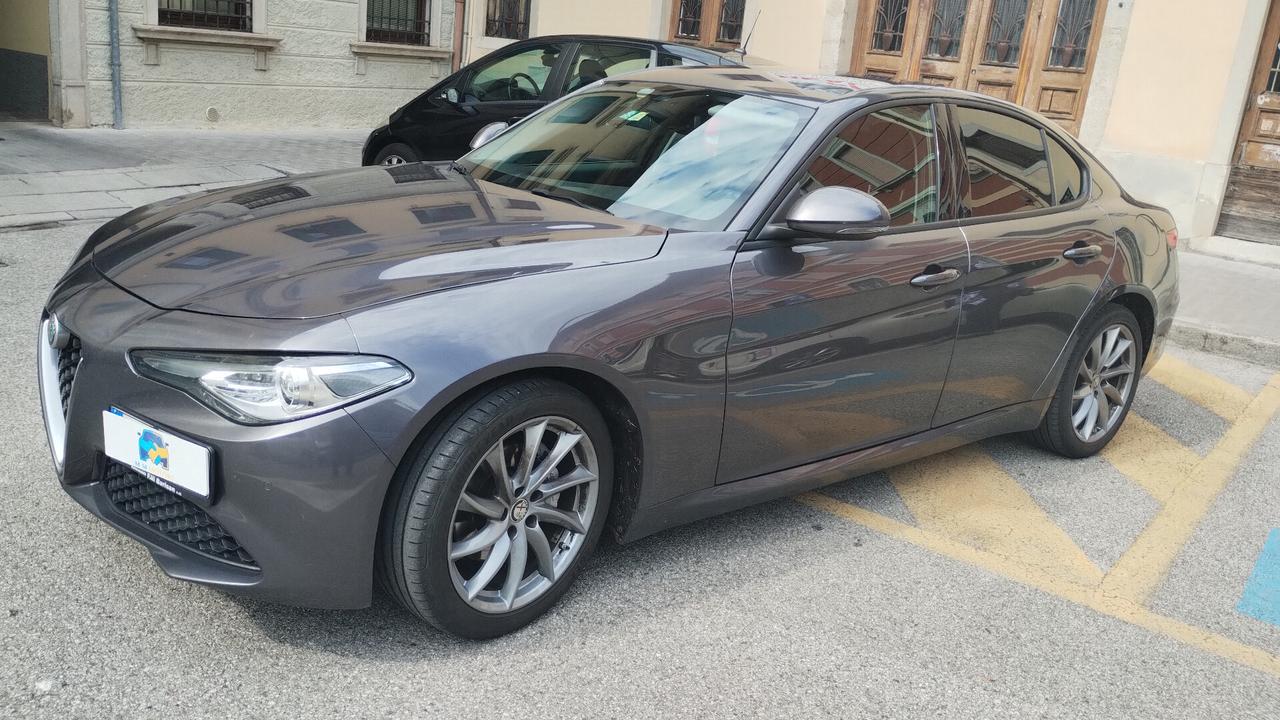 Alfa Romeo Giulia 2.0 Turbo 200 CV AT8 Super