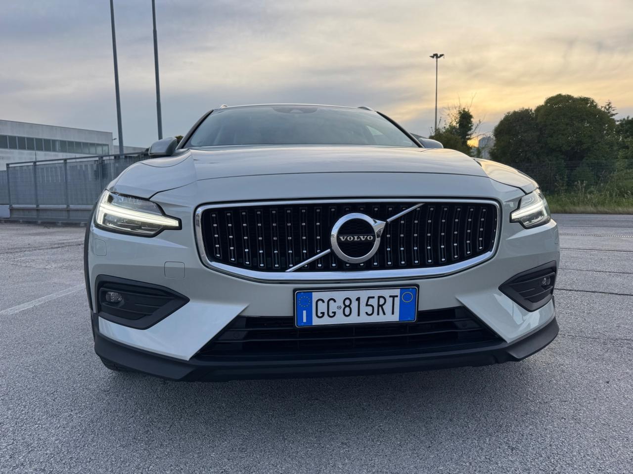 Volvo V60 Cross Country V60 Cross Country B4 (d) AWD Geartronic Business Pro Line