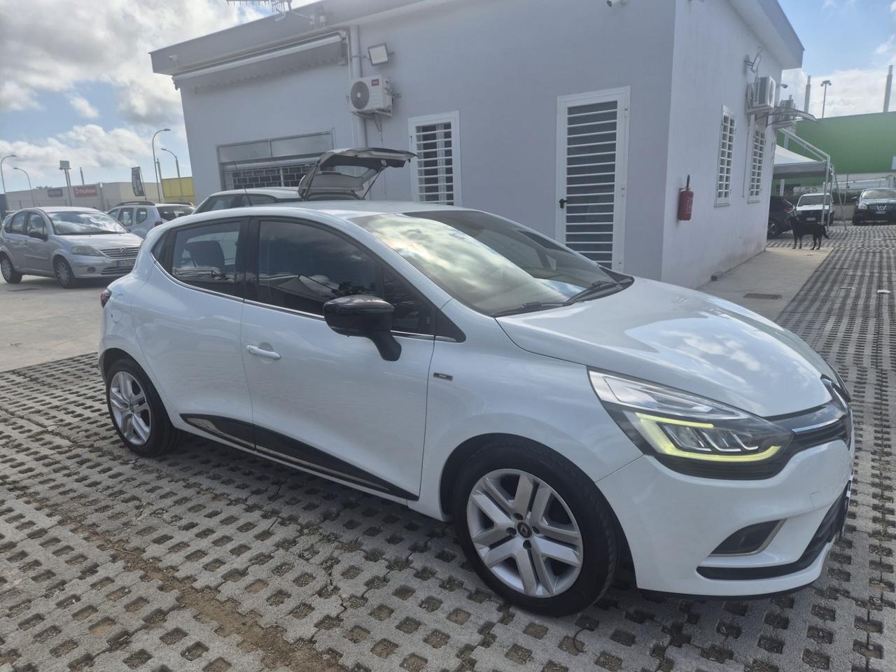 Renault Clio dCi 8V 90 CV 5 porte Moschino Zen