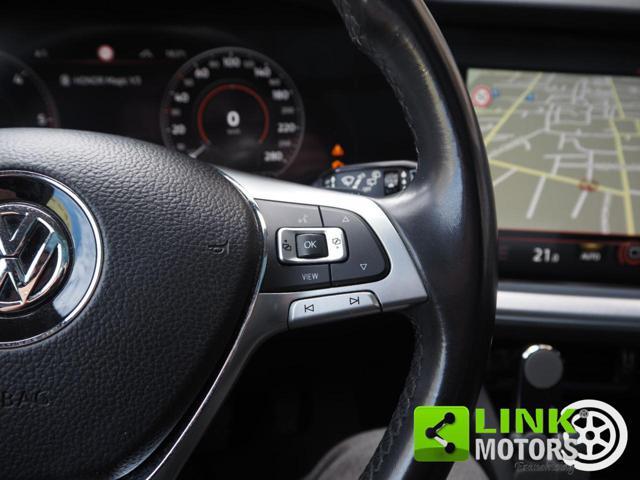 VOLKSWAGEN Touareg 3.0 V6 TDI 286 CV R-LINE