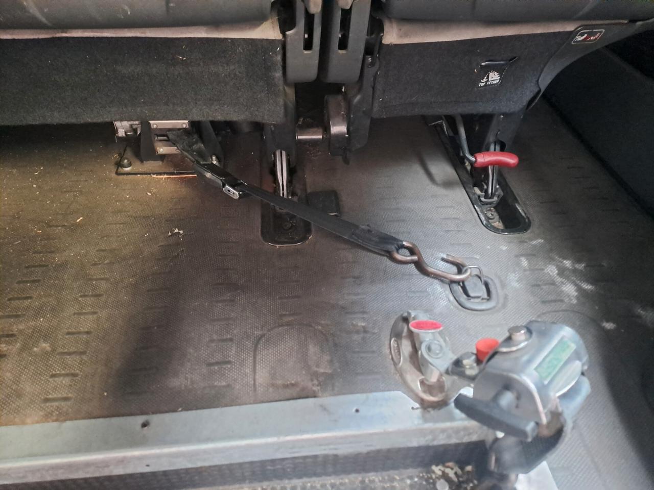 PEUGEOT EXPERT 2.0 HDI 6P + PEDANA DISABILI