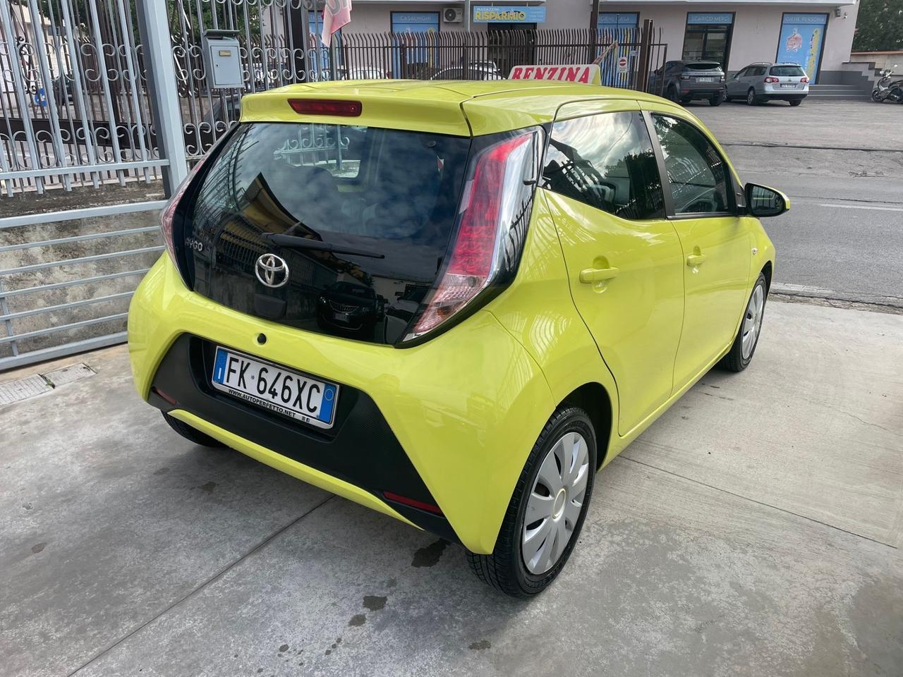 Toyota Aygo 1.0 VVT-i 69 CV 5 porte x-business