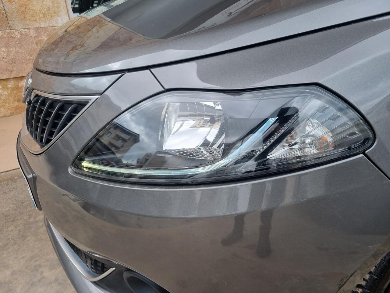 Lancia Ypsilon 1.0 FireFly 5 porte S&S Hybrid Ecochic A. Ferretti