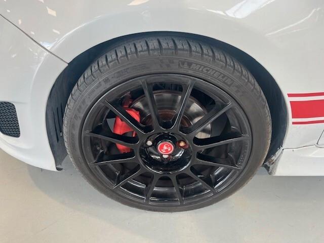 Abarth 500 C 1.4 Turbo T-Jet MTA