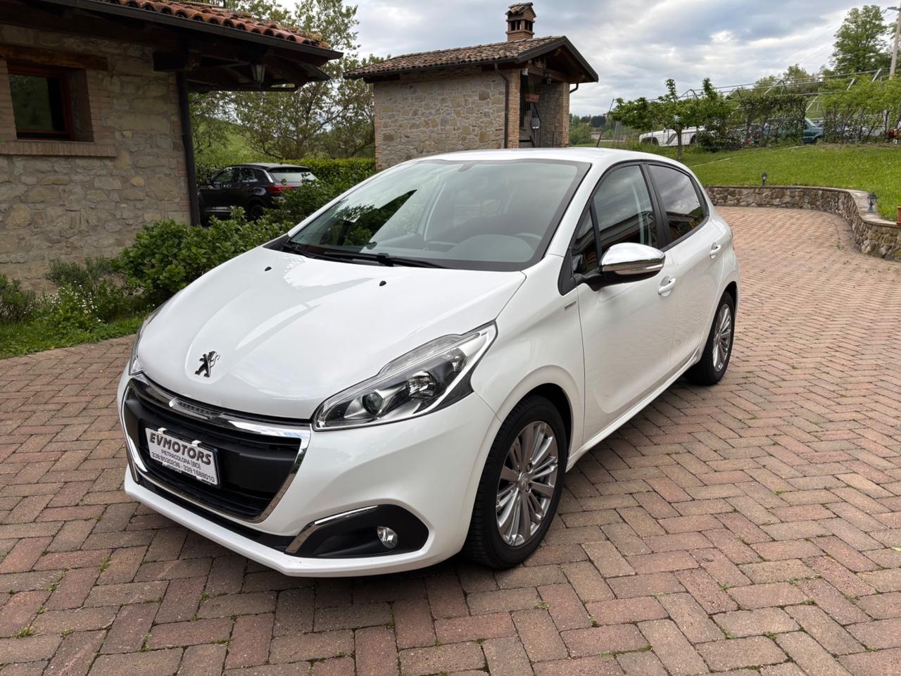 Peugeot 208 BlueHDi 75 5 porte Style OK NEOPATENTATI