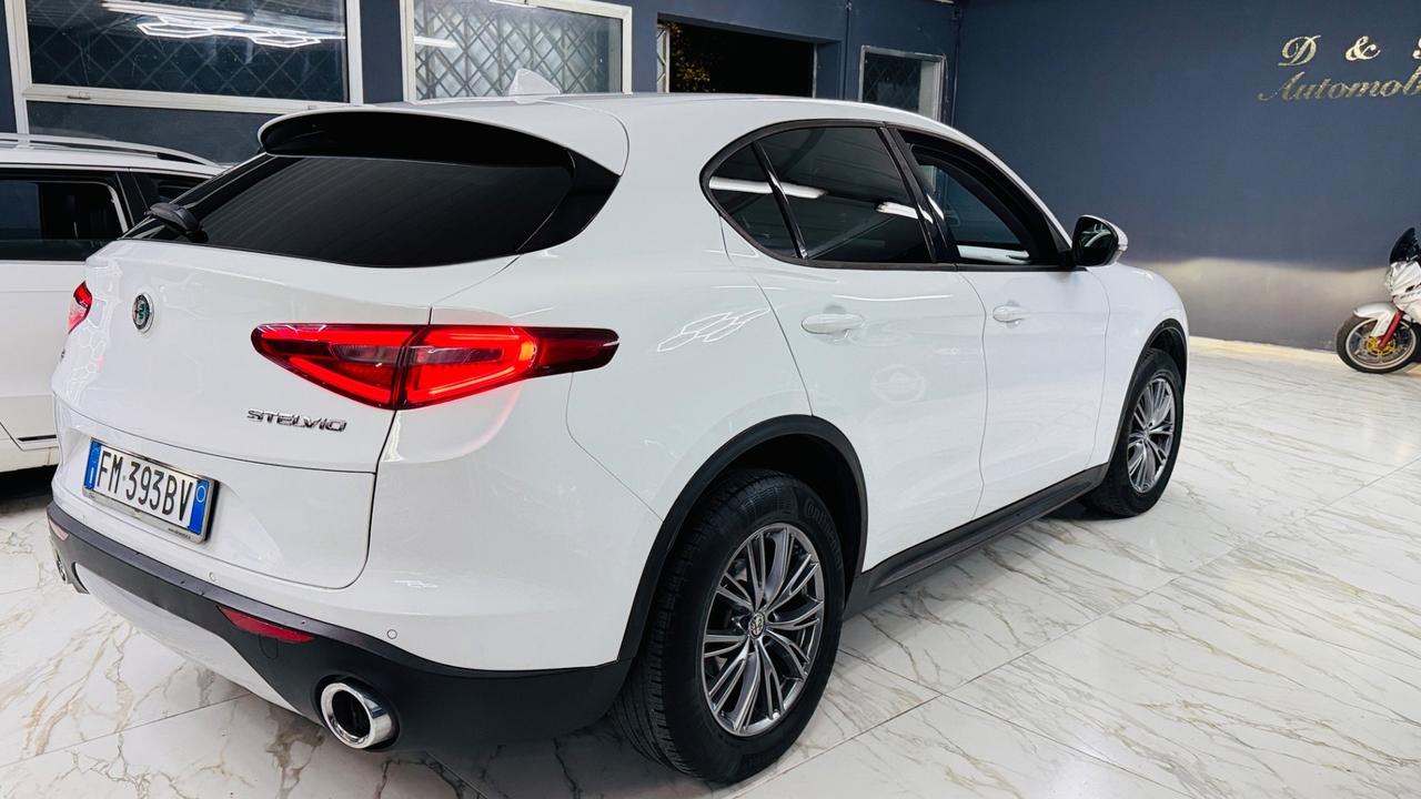 Alfa Romeo Stelvio 2.2 Turbodiesel 210 CV AT8 Q4 Super