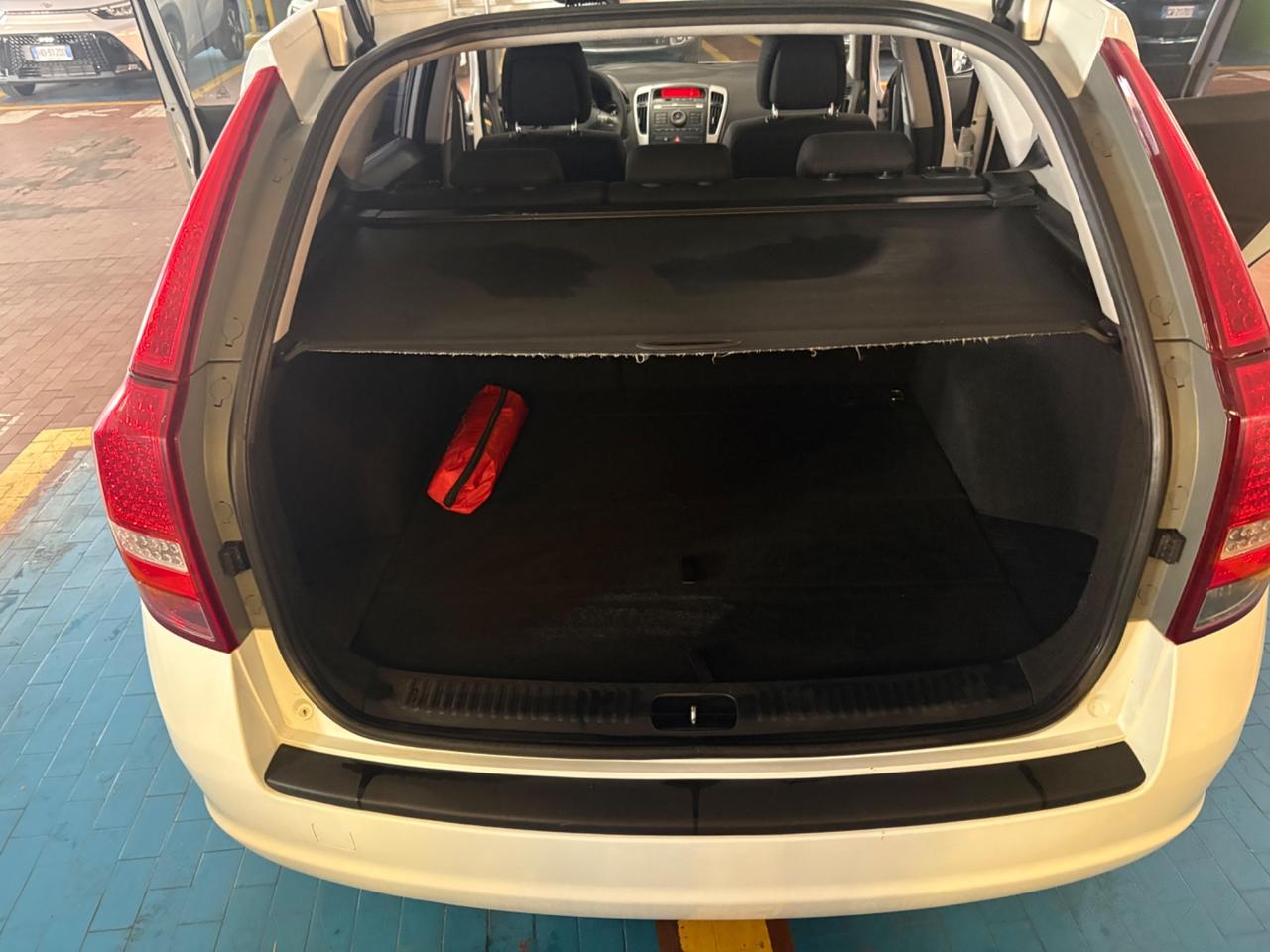 Kia Ceed cee'd Sp. Wag. 1.6 CRDi VGT 90CV LX NO GARANZIA...!!!!!