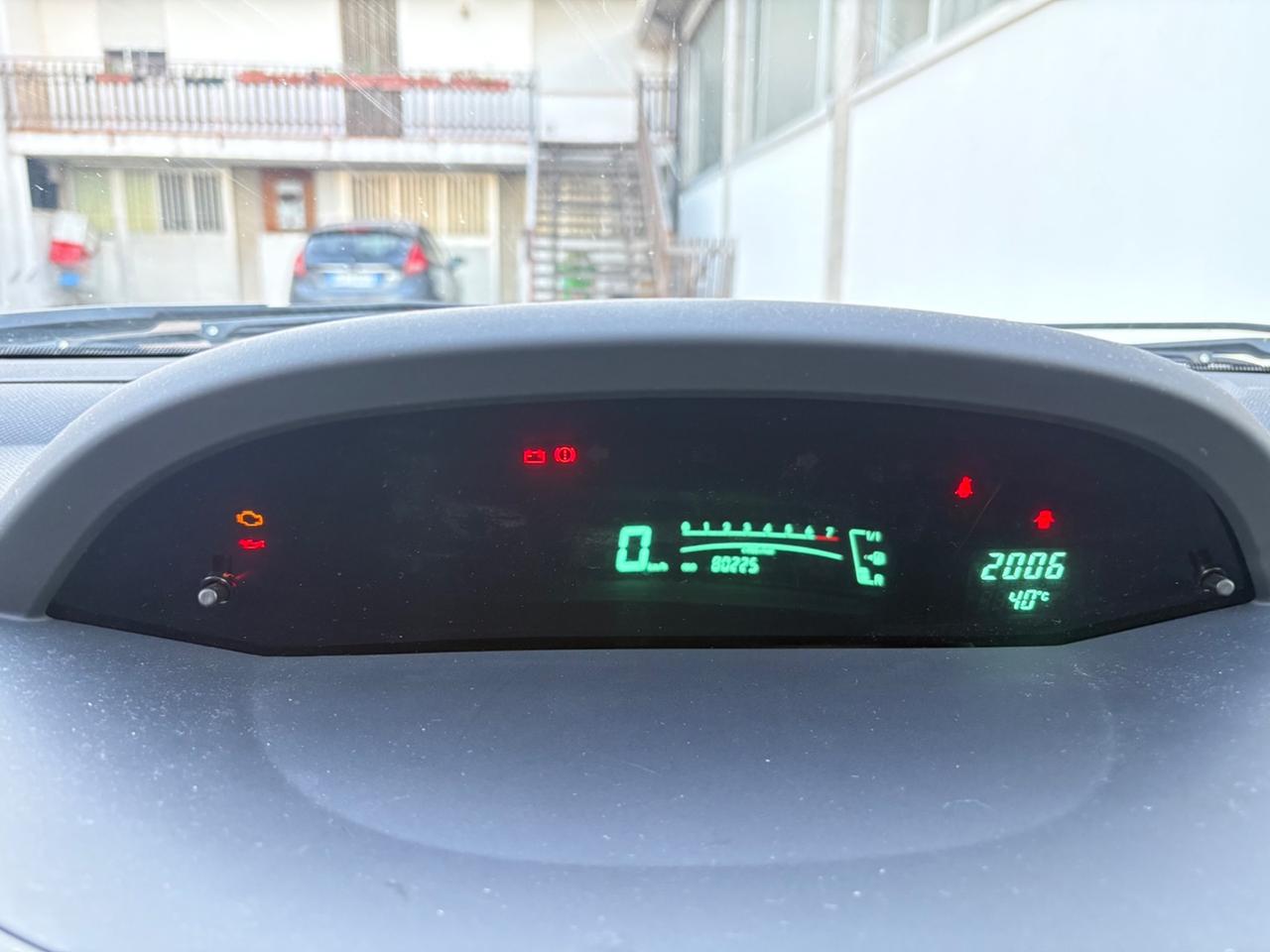 Toyota Yaris 1.0 5 porte Sol
