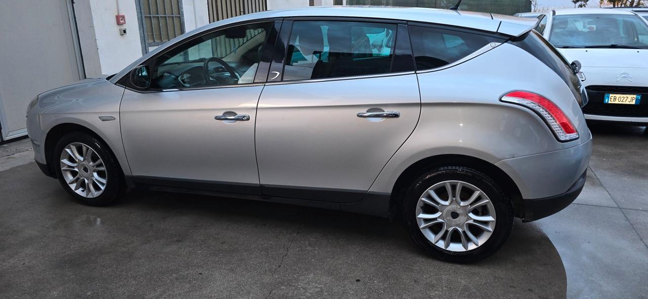 Lancia Delta 1.6 MJT DPF Silver