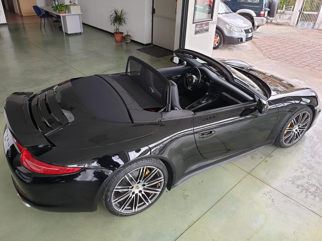 Porsche 911 3.4 Carrera 4 Cabriolet