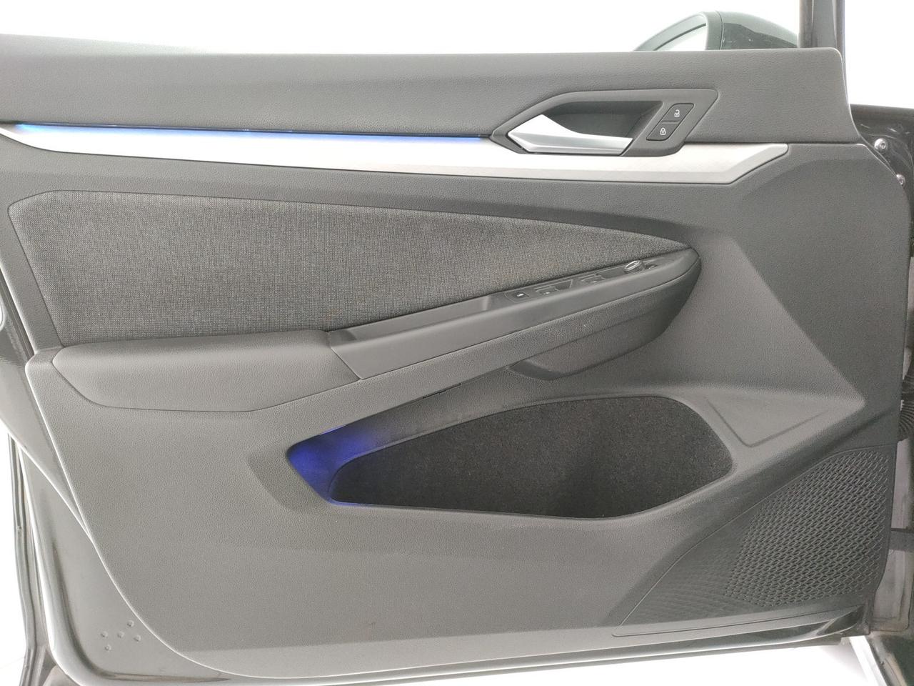 Volkswagen Golf 1.5 tgi life 130cv dsg