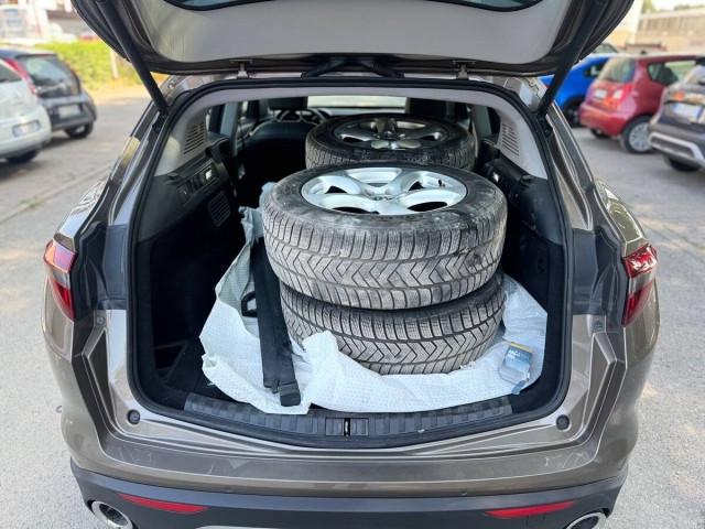 Alfa Romeo Stelvio 2.2 t Business rwd 180cv auto
