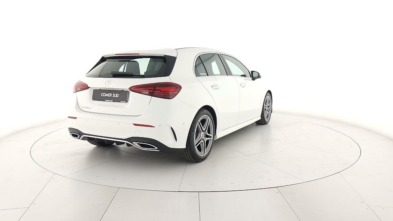 Mercedes-Benz Classe A - W177 2023 - A 180 d AMG Line Premium auto