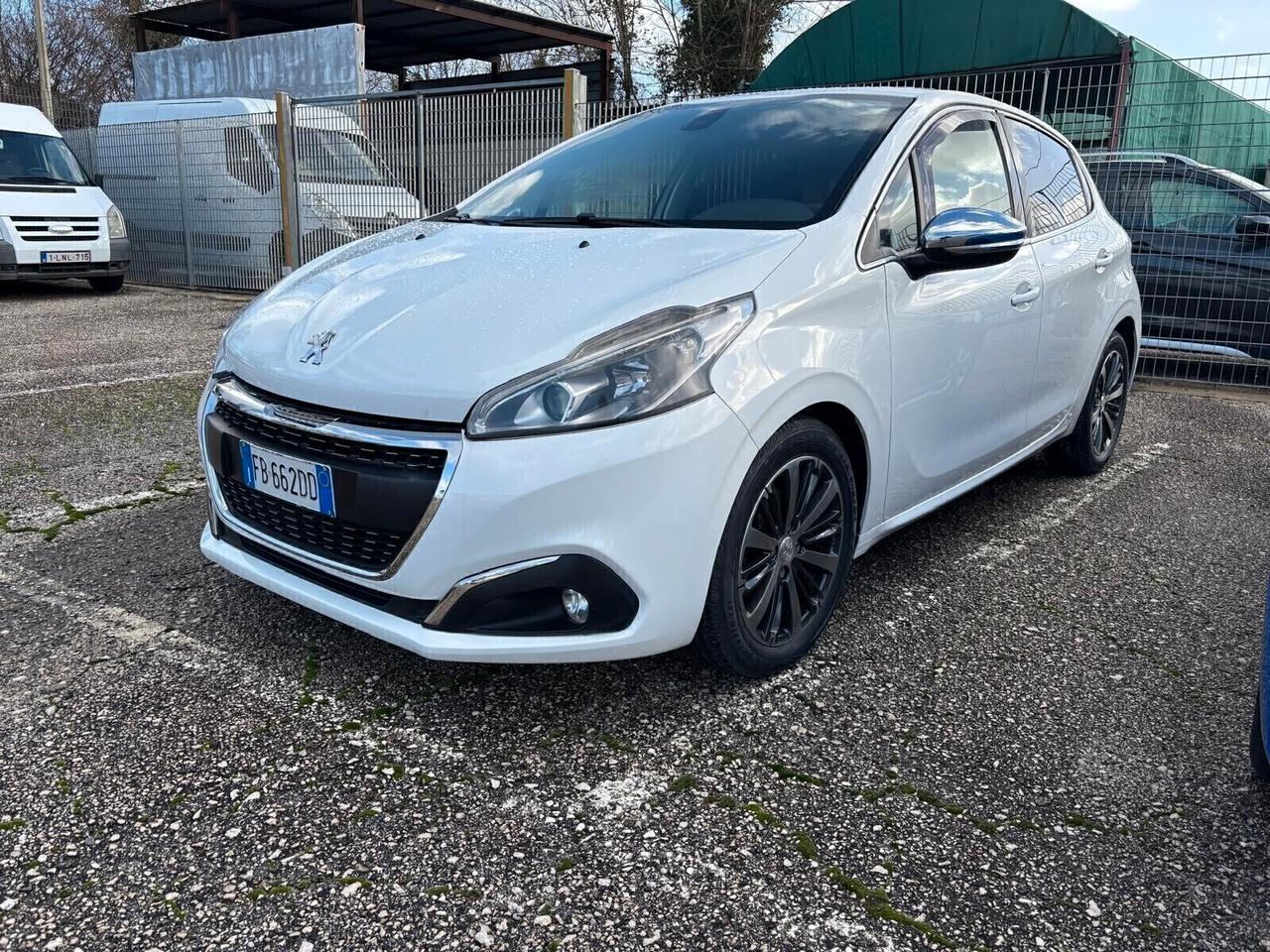 Peugeot 208 1.6 HDi 75CV 5 porte - 2015