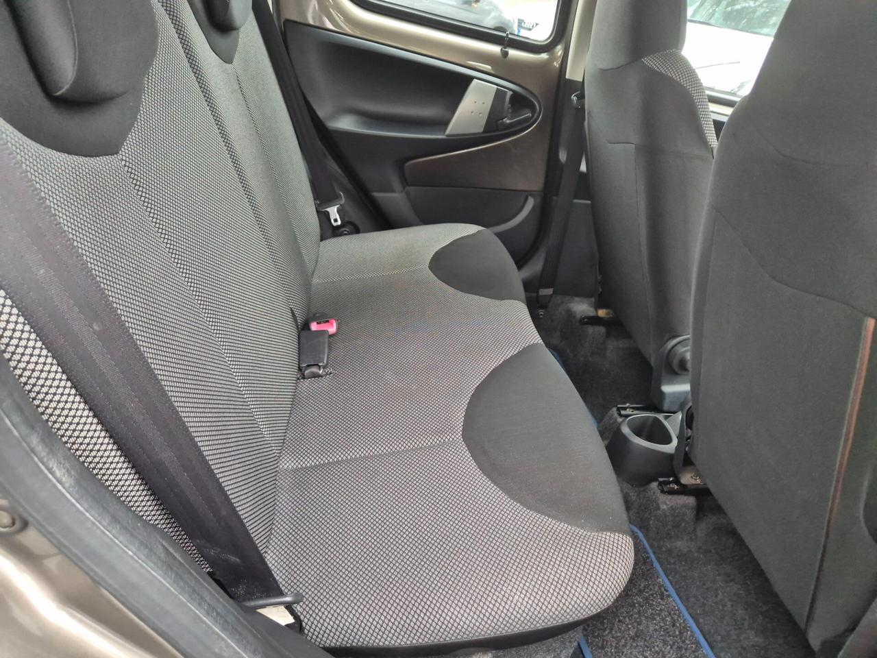 Toyota Aygo 1.0 12V VVT-i 3 porte Orange Connect MMT