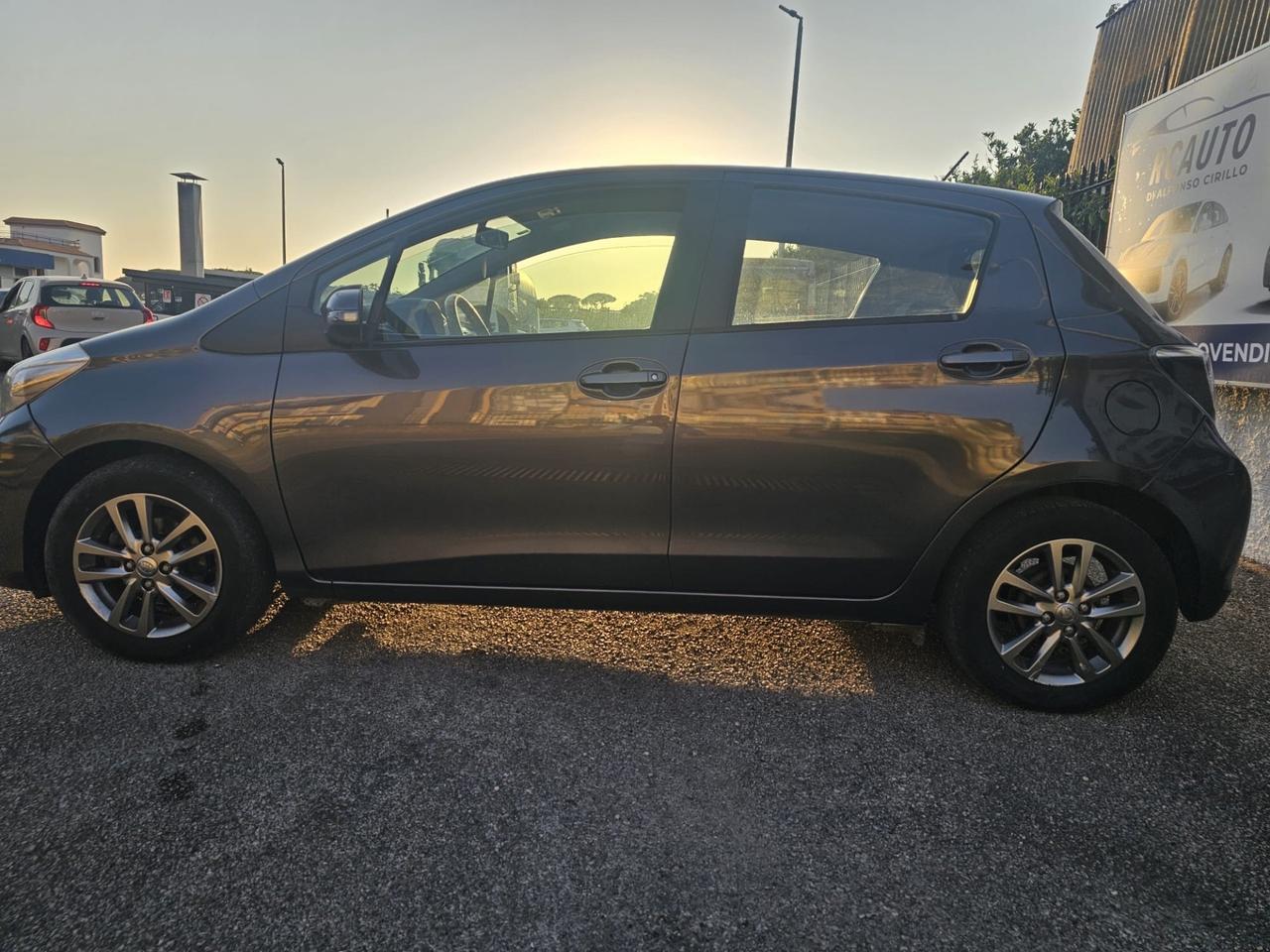 Toyota Yaris 1.0 5 porte