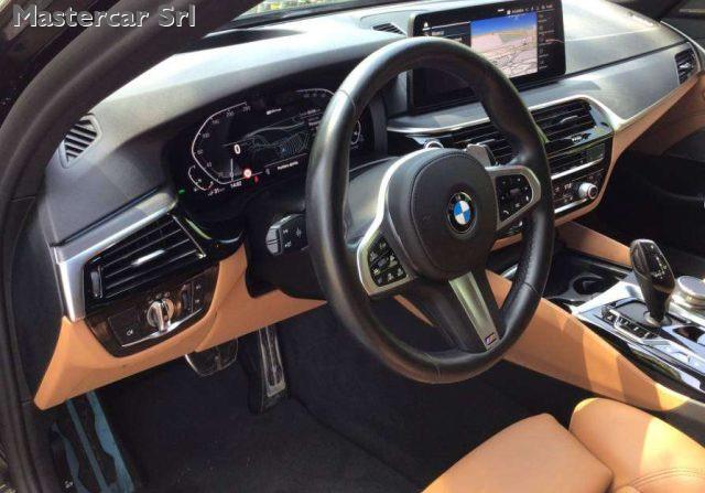 BMW 545 G30 Berlina LCI 545e xdrive Msport auto - REAR TV