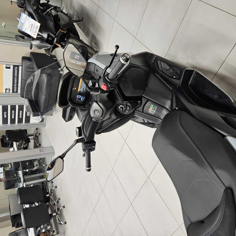 Yamaha X-Max 300 Tech Max - 2025