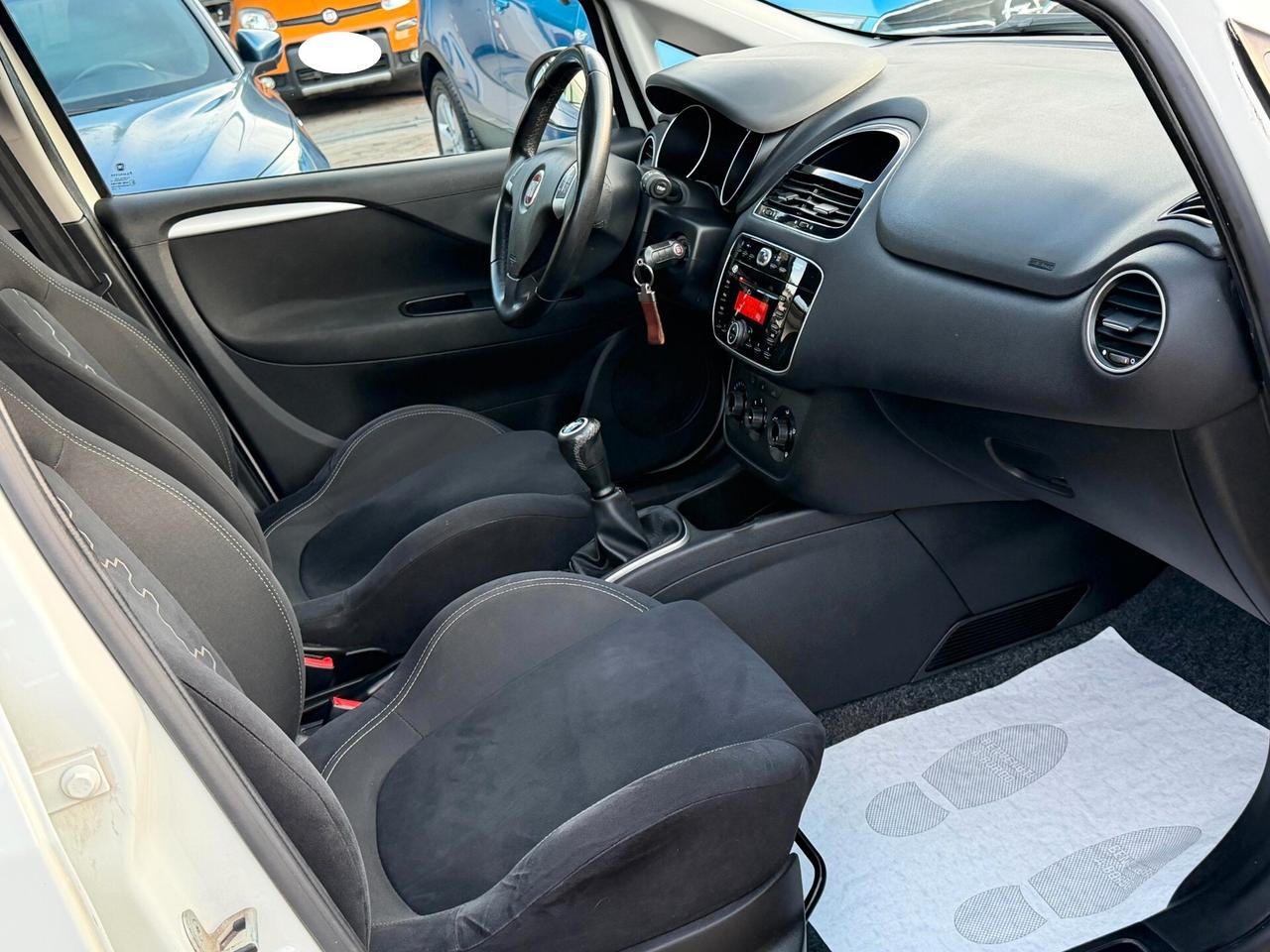 Fiat Punto New 1.3 M.JET 75 cv. 5p LOUNGE (MOTORE DA RIVEDERE)