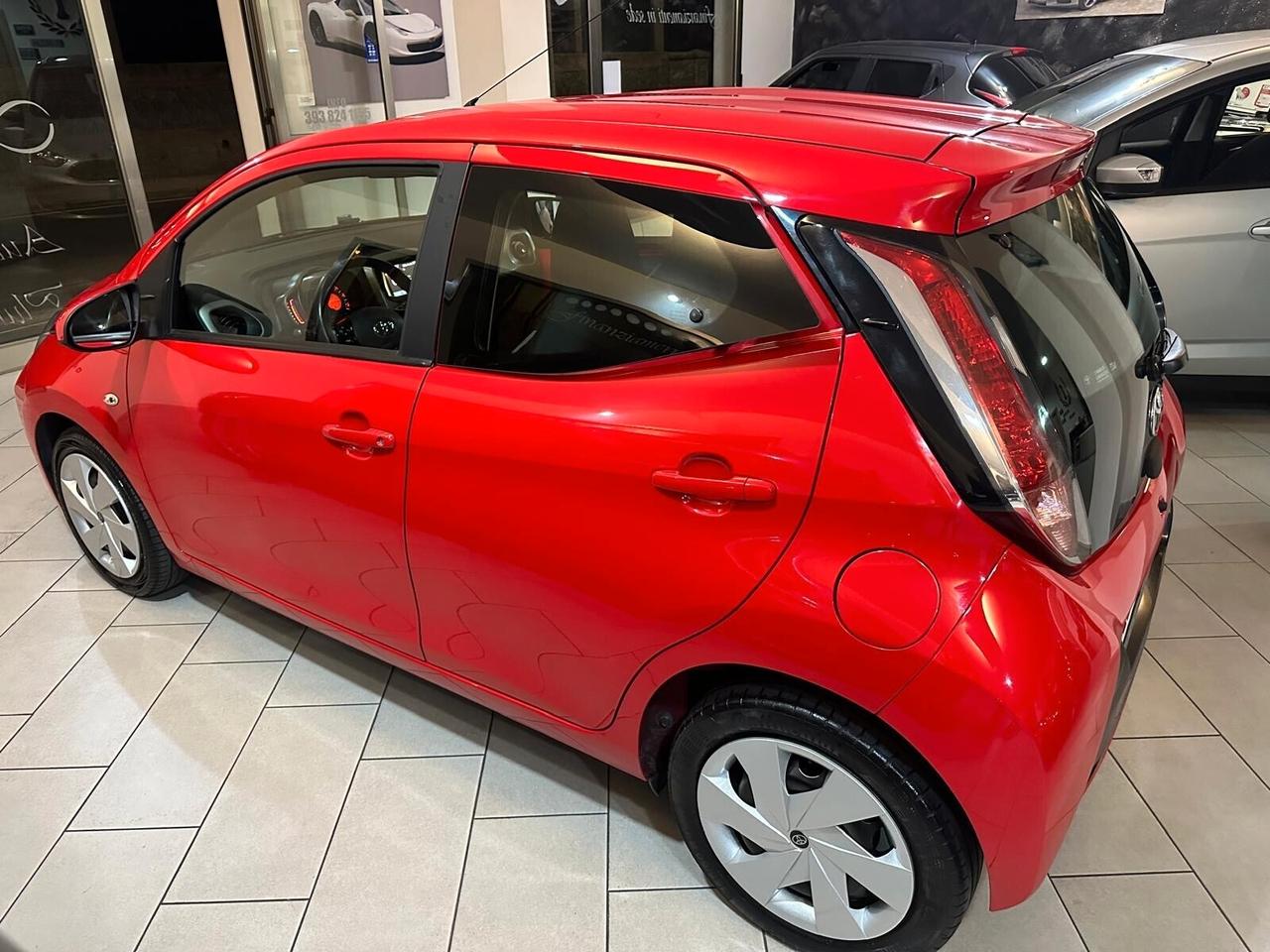 Toyota Aygo 1.0 VVT-i 69 CV 5 porte x-wave