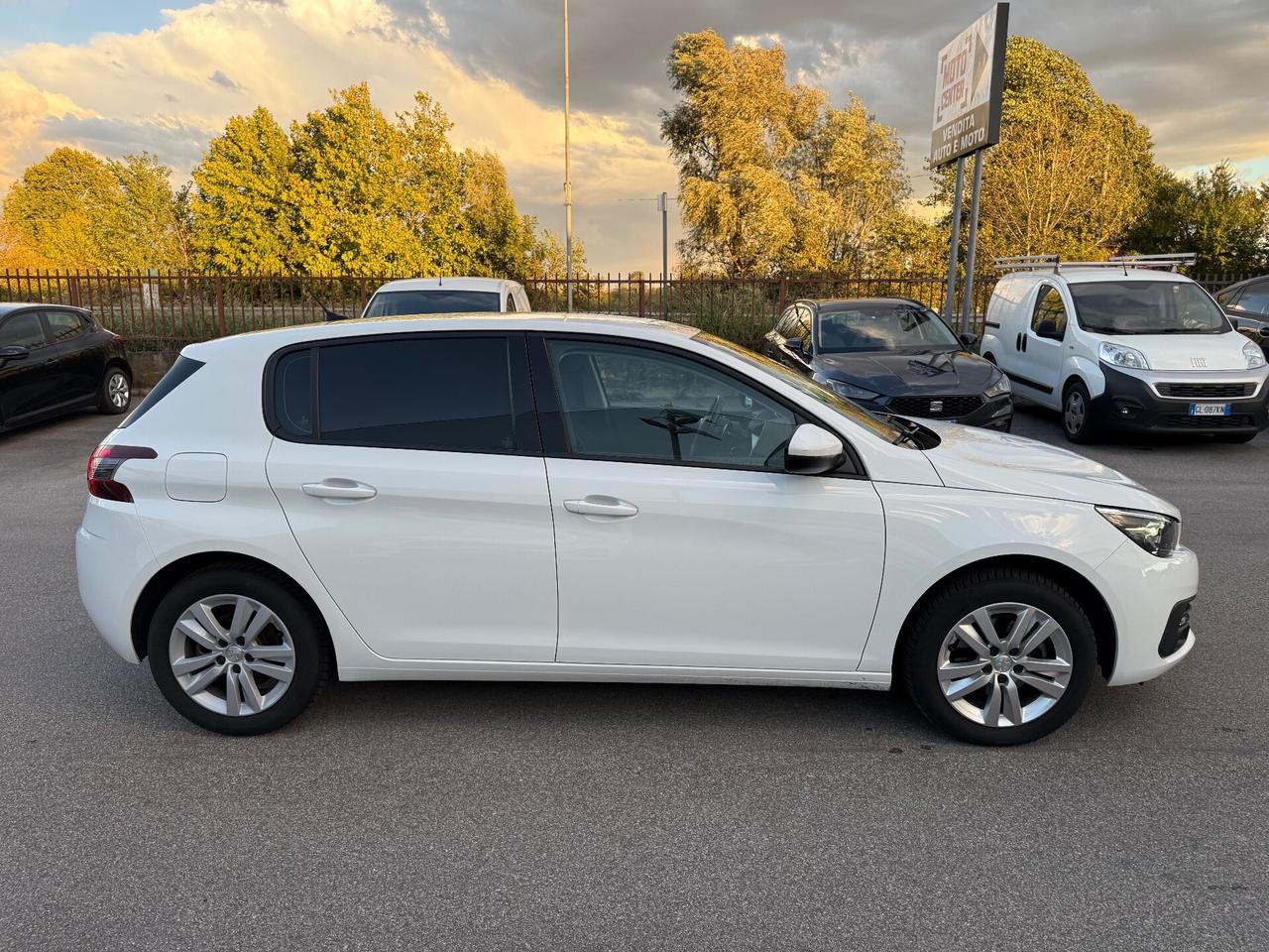 Peugeot 308 My21 Berlina 1.5 130 CV EAT8