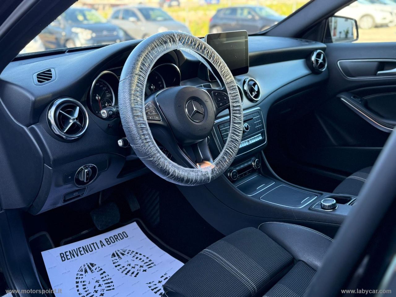 MERCEDES-BENZ GLA 200 d Automatic Premium