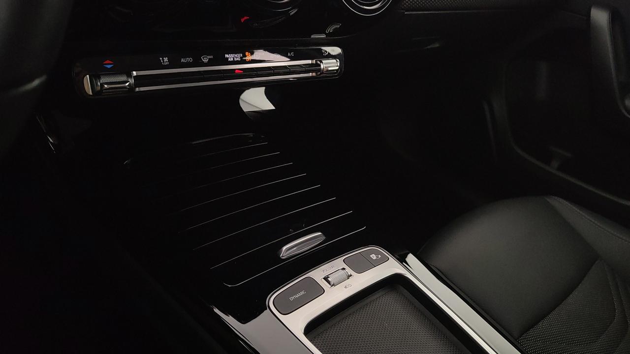 Mercedes-Benz A 180 d Advanced auto