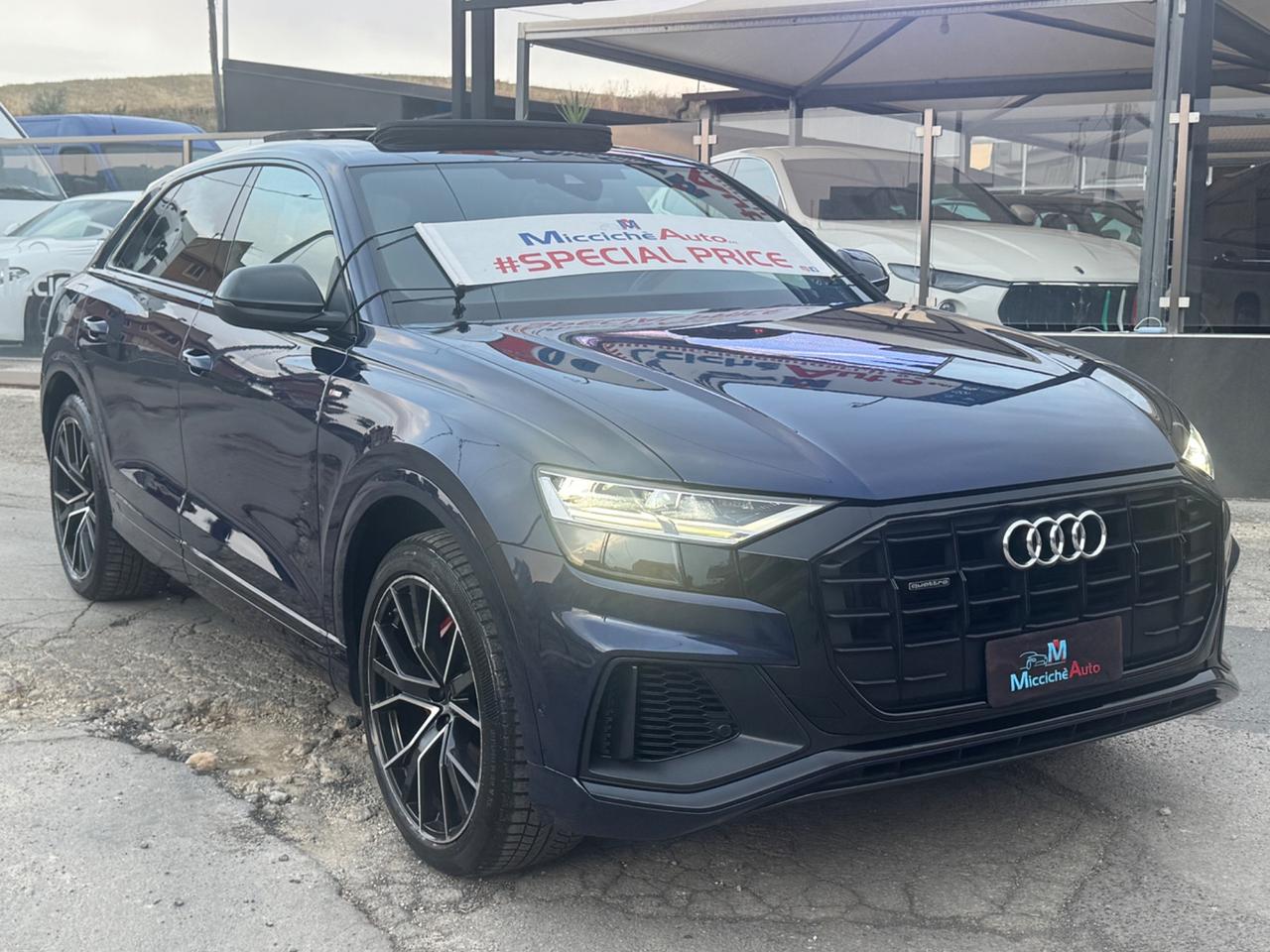 AUDI Q8 45 TDI 231 CV S-LINE TETTO R22 FULL IVA