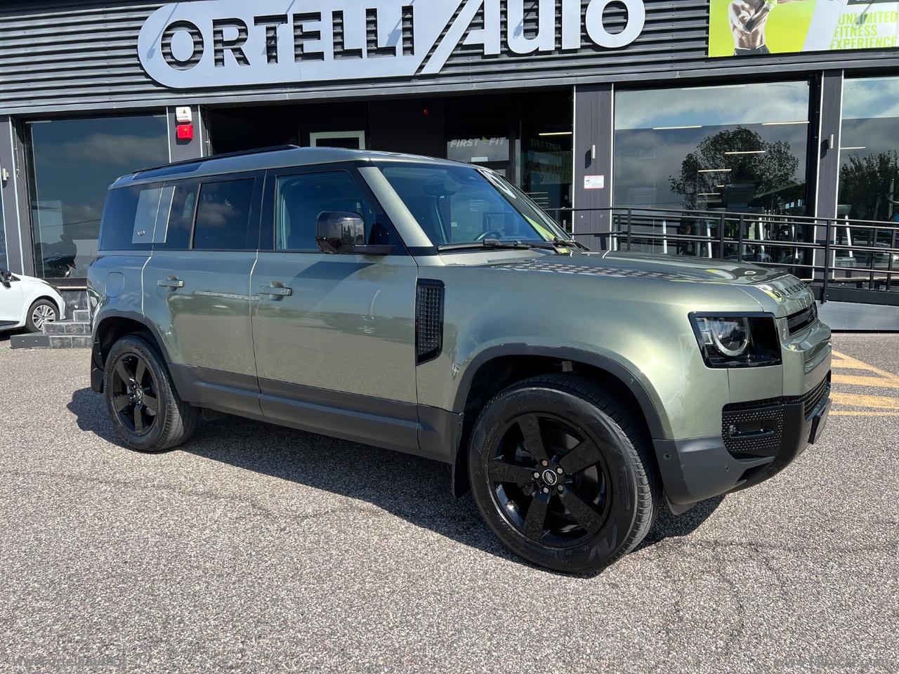 LAND ROVER Defender 110 3.0D I6 250 CV AWD Auto SE