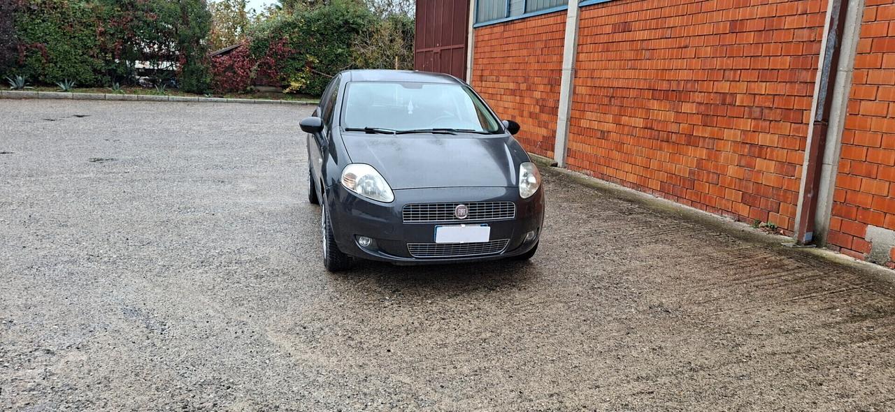 FIAT GRANDE PUNTO 1.4 5P IDEALE X NEOPATENTATI