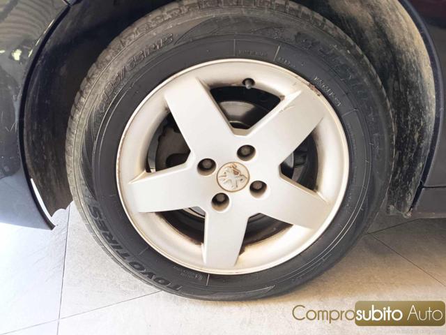 PEUGEOT 207 1.4 HDi 70CV 5p. Allure