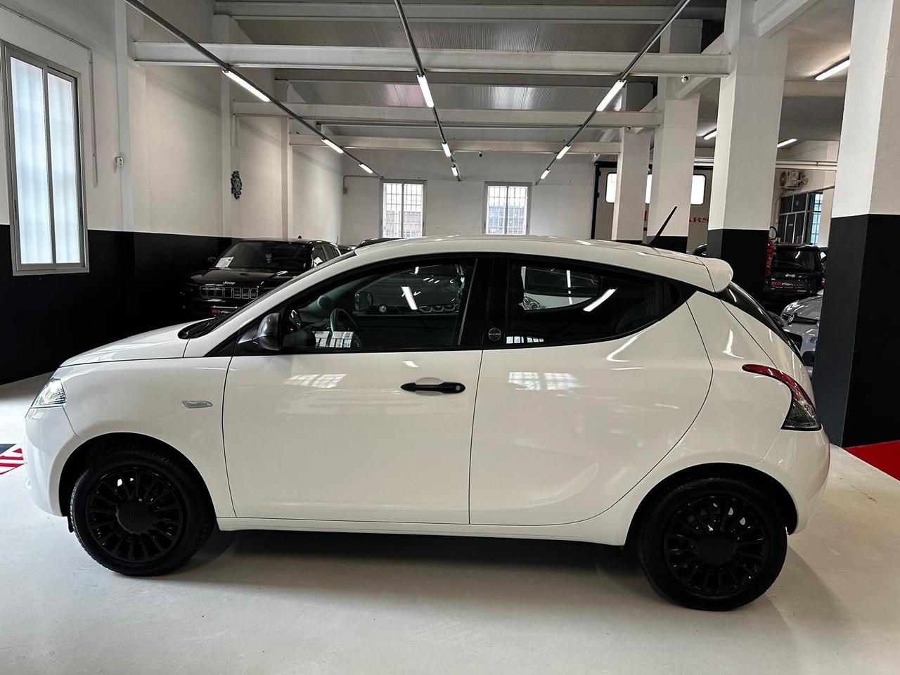 Lancia Ypsilon 1.0 FireFly 5 porte S&S Hybrid Ecochic Gold