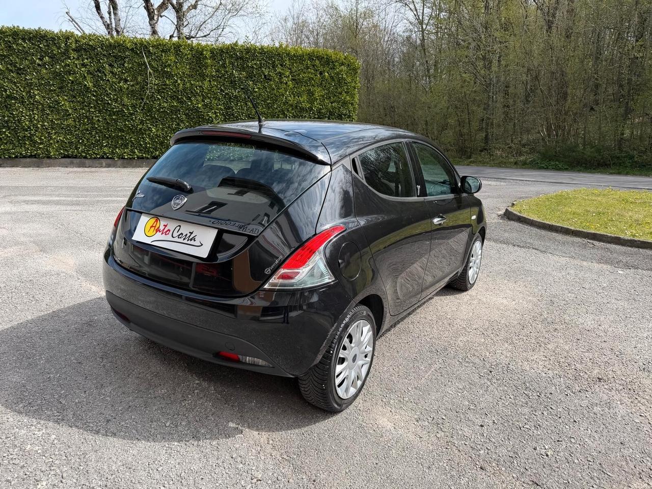 Lancia Ypsilon 1.2 69 CV 5 porte S&S Platinum