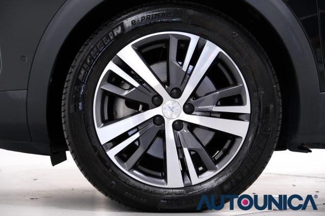 PEUGEOT 3008 Hybrid4 300 E-EAT8 ALLURE PACK FULL LED