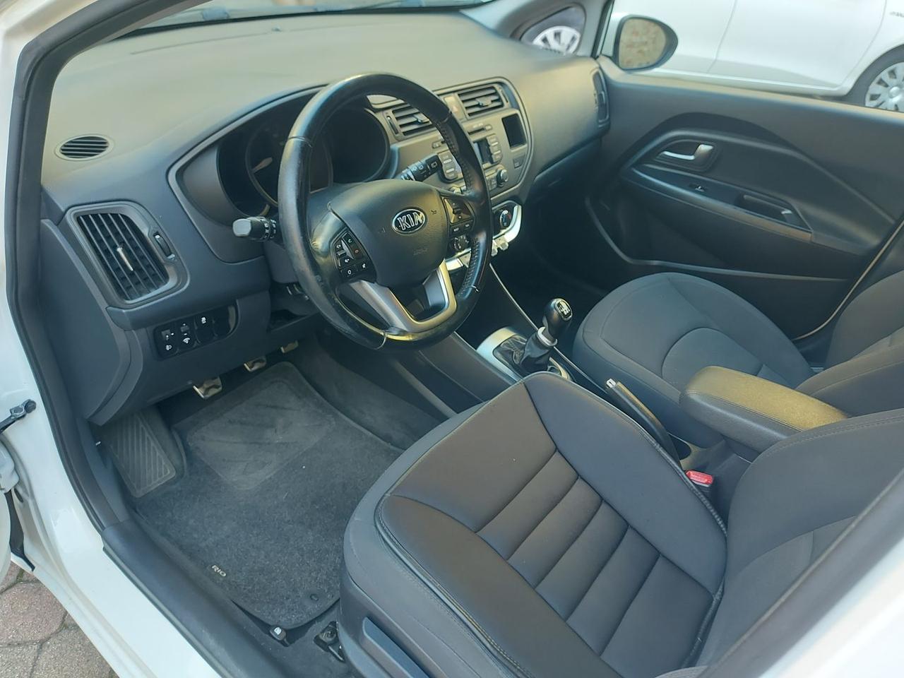 Kia Rio 1.4 crdi 90 cv neopatentati