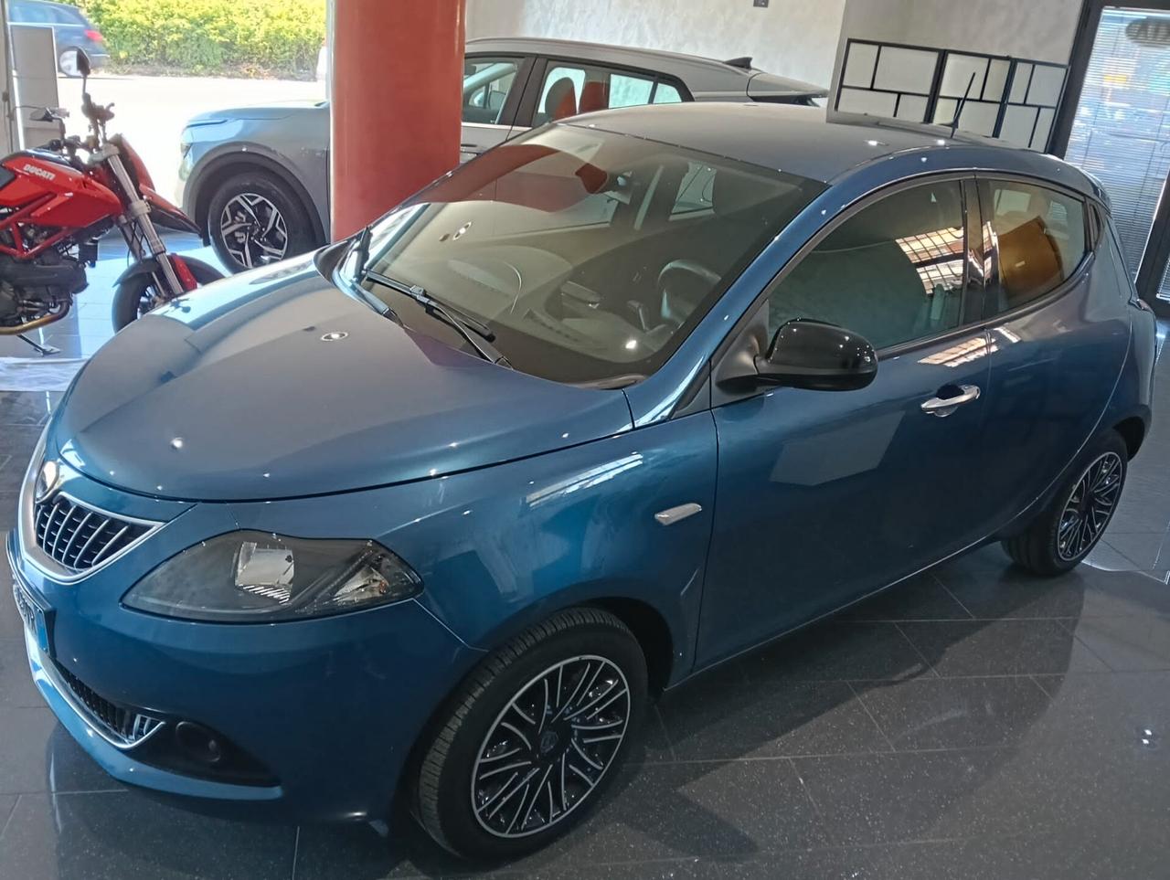 Lancia Ypsilon 1.0 FireFly 5 porte S&S Hybrid Gold