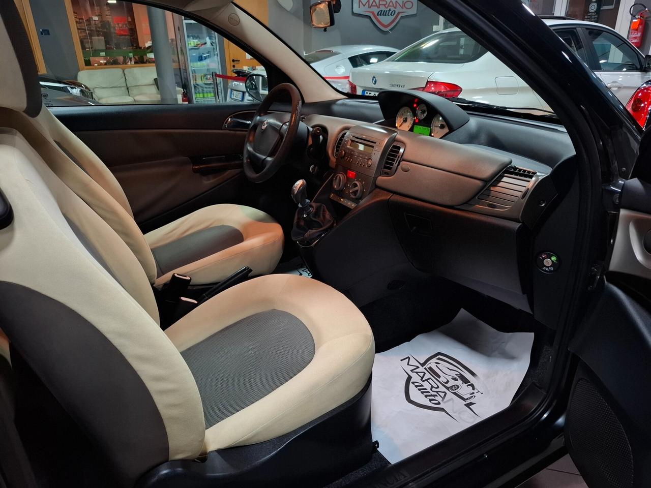Lancia Ypsilon 1.2 benzina Neopatentati